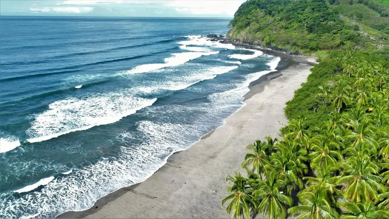 A retreat in nature and by the beach